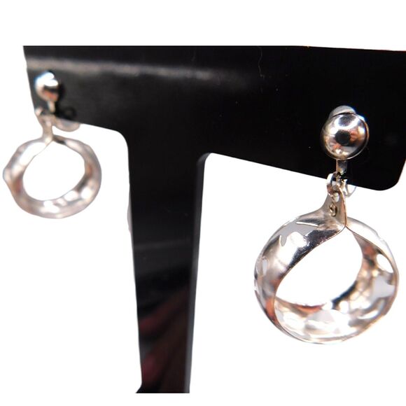 Screw Back Hoop Earrings Silver Tone Classic Timeless Style Fashion Jewelry - Picture 5 of 5